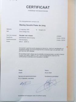 Certificaat besluit houder van vissen.jpg