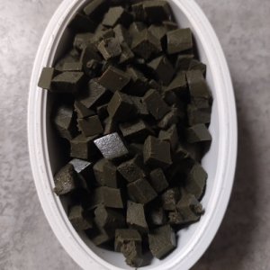 IMG_20241128_extra spirulina-meat-jelly bits to freezer.jpg