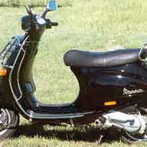 Piaggio_20Vespa_20ET4.jpg